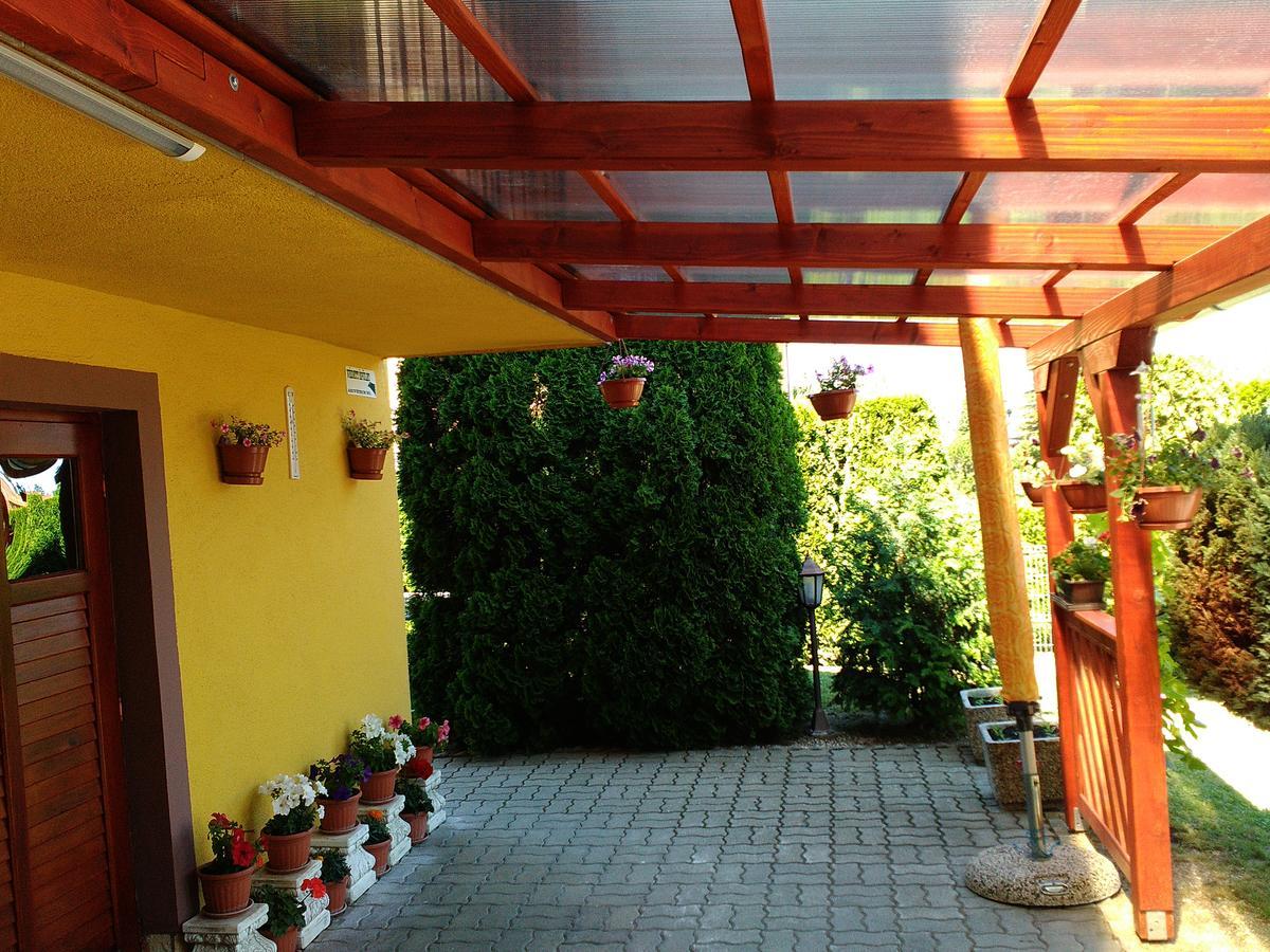Anna Ilona Vendeghaz Hotel บาดัคชอยโตมาย ภายนอก รูปภาพ